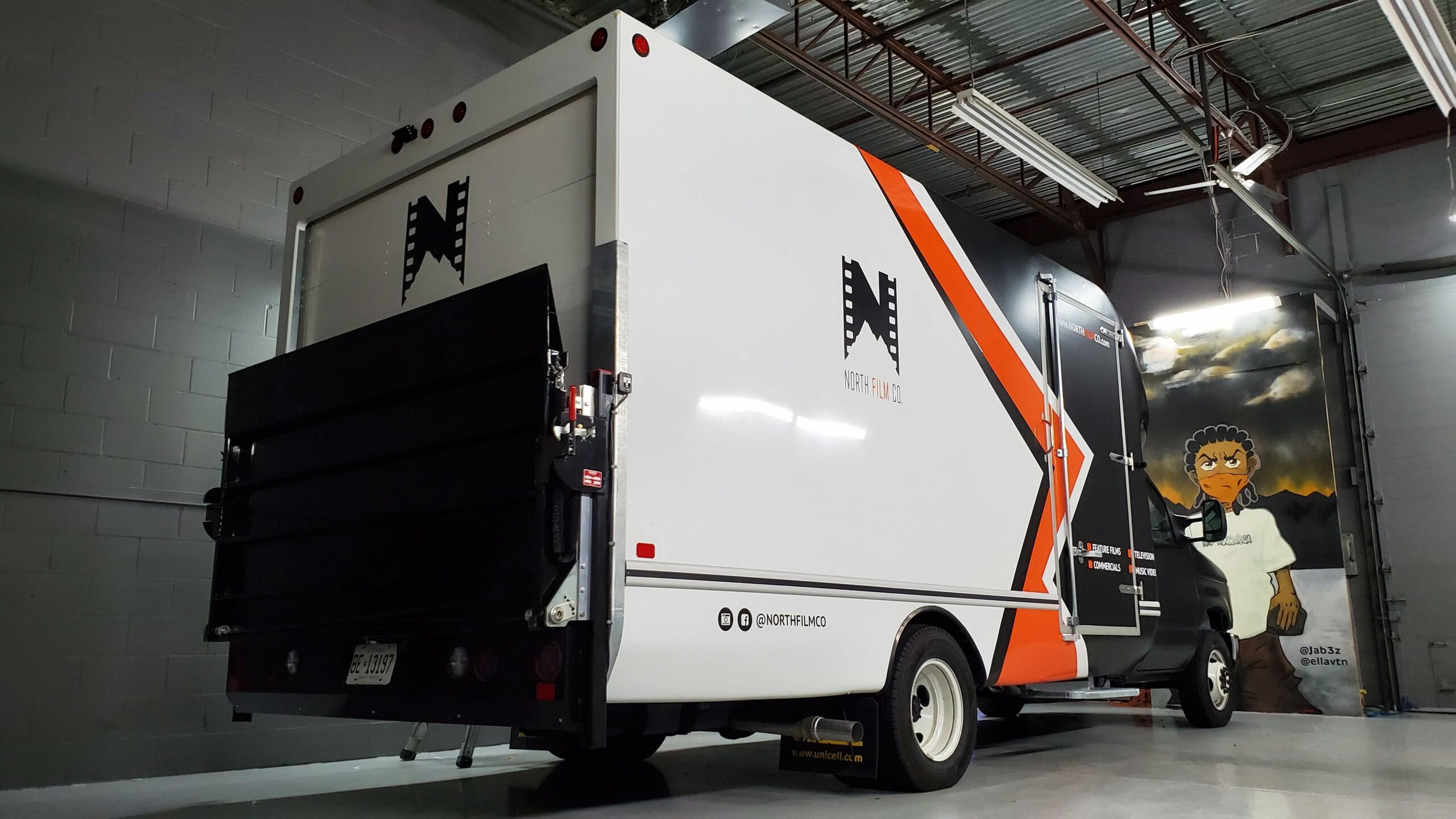 Branding Car Wrap-min